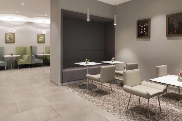 Hotel Hampton by Hilton Rome East